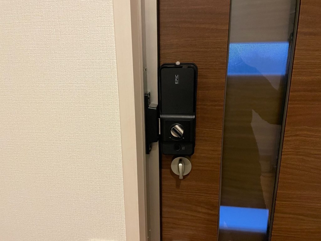 玄関を電子錠に交換
